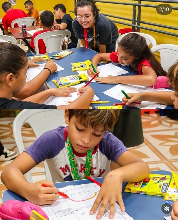 Oficina de pintura para crianças realizada em parceria com o projeto SERTAUM.